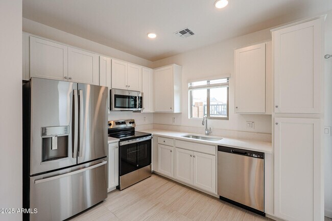 Building Photo - 2837 W Eagle Talon Trail