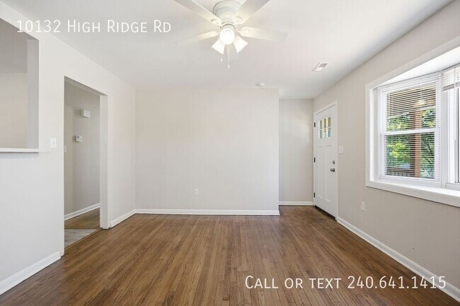 Foto del edificio - 10132 High Ridge Rd