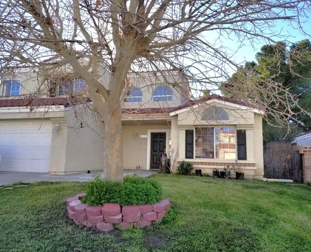 Primary Photo - Remodeled 4+3 - $3200
