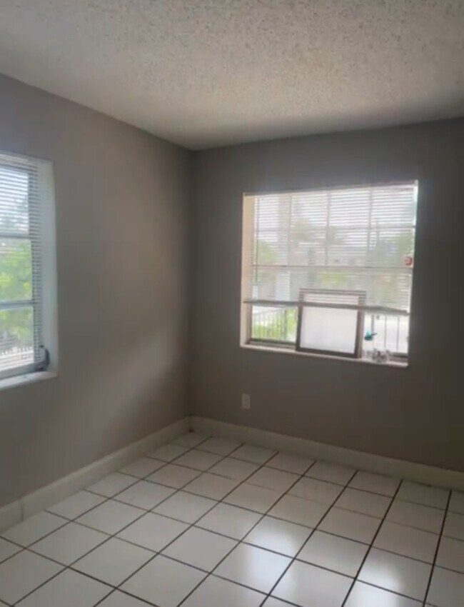 501 SW 15th St Unit 8, Pompano Beach, FL 33060 Apartments in Pompano