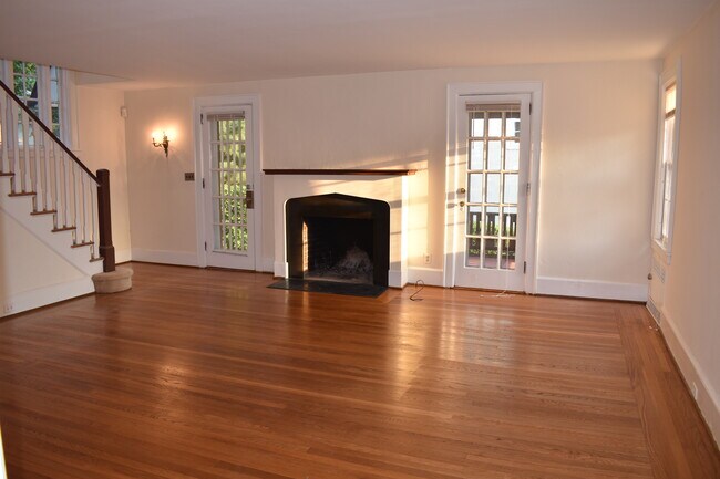 Building Photo - 12 Ridgecrest W