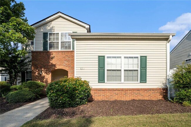 Building Photo - 139 W Oaks Pl
