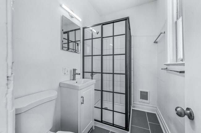 1st floor bathroom - 811 Watson Ave