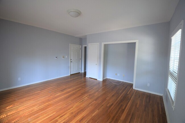 Building Photo - 3615