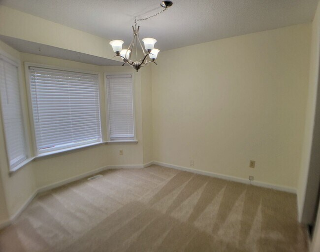 Building Photo - GLEND6917