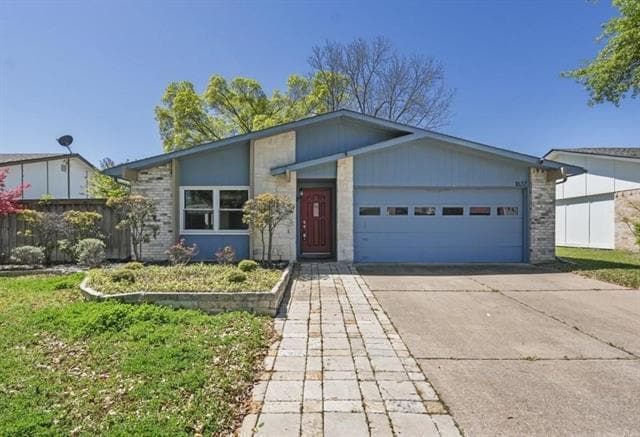 Building Photo - 1637 Dell Oak Dr