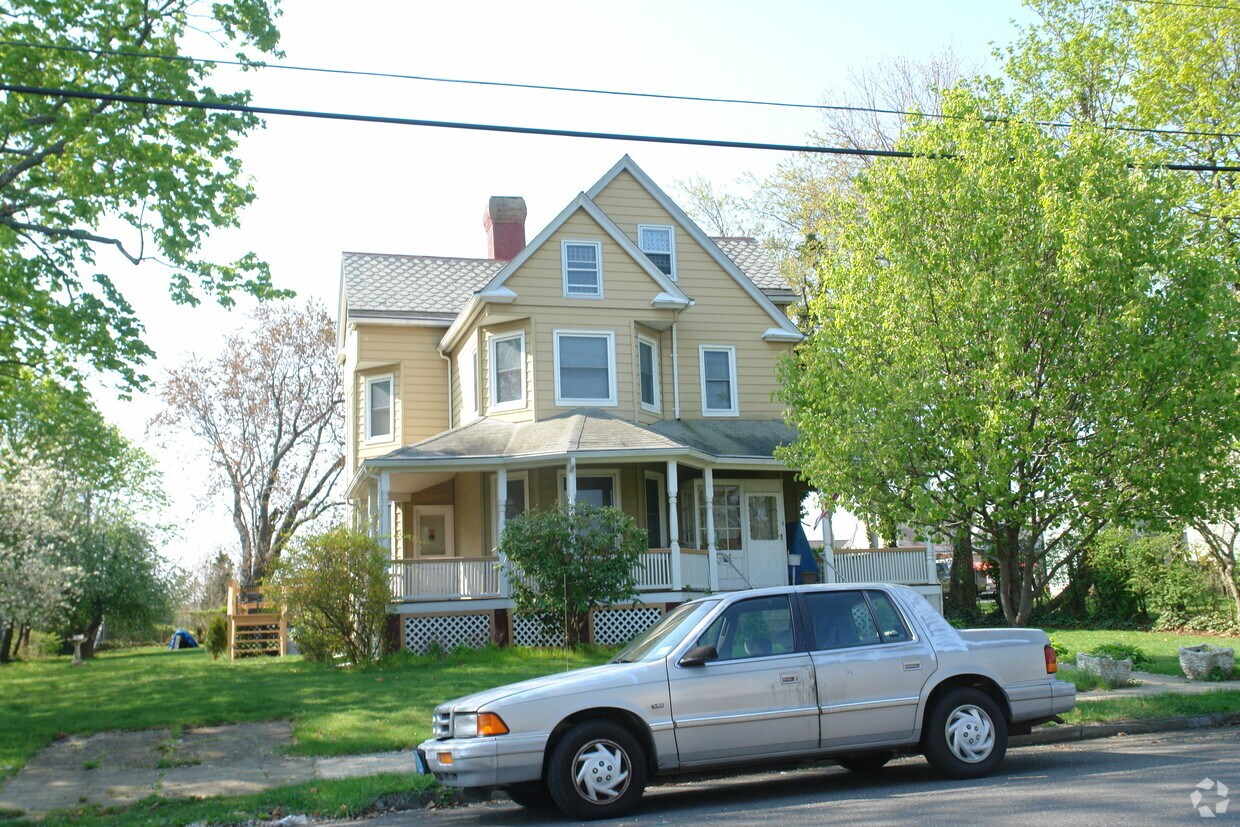 Primary Photo - 112 Franklin Ave