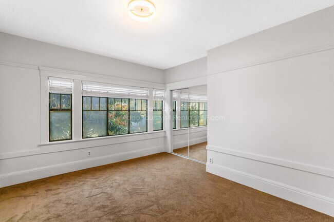 Foto del edificio - 600 20th Ave
