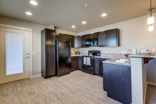 Building Photo - 4019 E Florence Dr