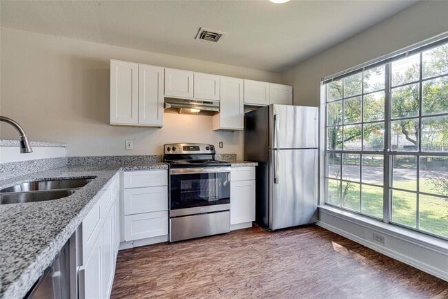 Building Photo - 1824 River Crossing Cir