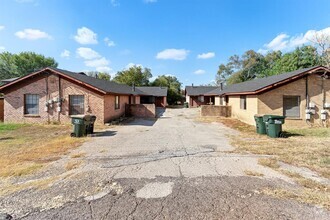 Building Photo - 1120 Hazelton St