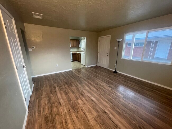 Living Room - 1128 Florida St SE