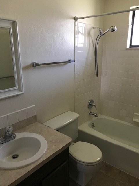 Foto del edificio - Englewood Ranch-Style 1/2 Brick Duplex (30DE)