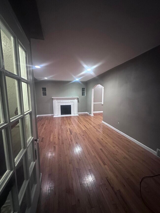 Foto del edificio - 18436 Lindsay St