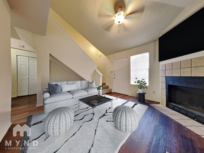 Building Photo - 2214 Creekside Ln