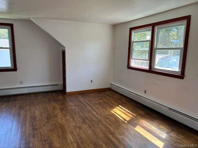 Building Photo - 63 I U Willets Rd