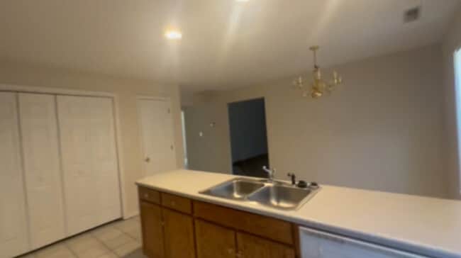 Building Photo - 3867