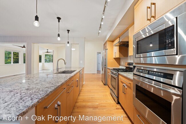 Building Photo - 3 br, 2.5 bath House - 604 Bolin Creek Drive