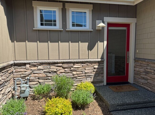Foto del edificio - End Unit, 3 Bed, 2.5 Bath PLUS Bonus Room, Anacortes