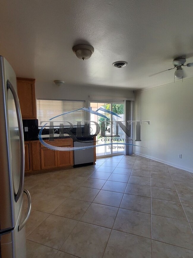 Building Photo - Cute 3 bedroom, 2 bath house