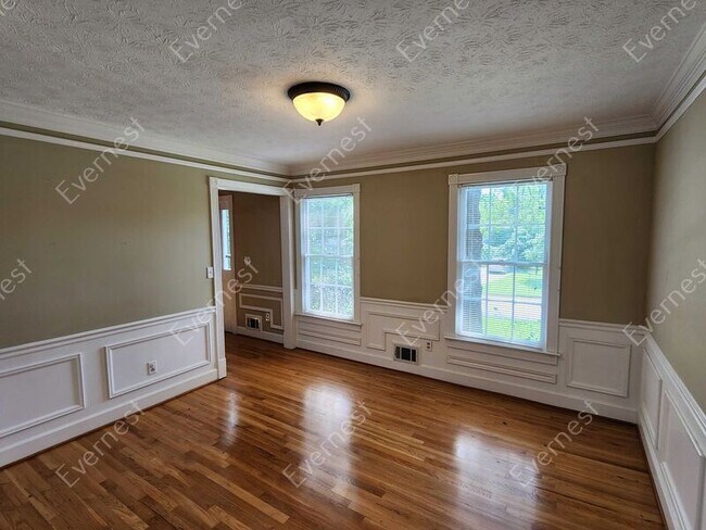Building Photo - 786 Oxford Ct SW
