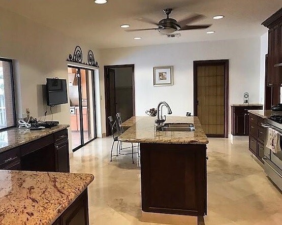 Building Photo - 612 Hibiscus Dr
