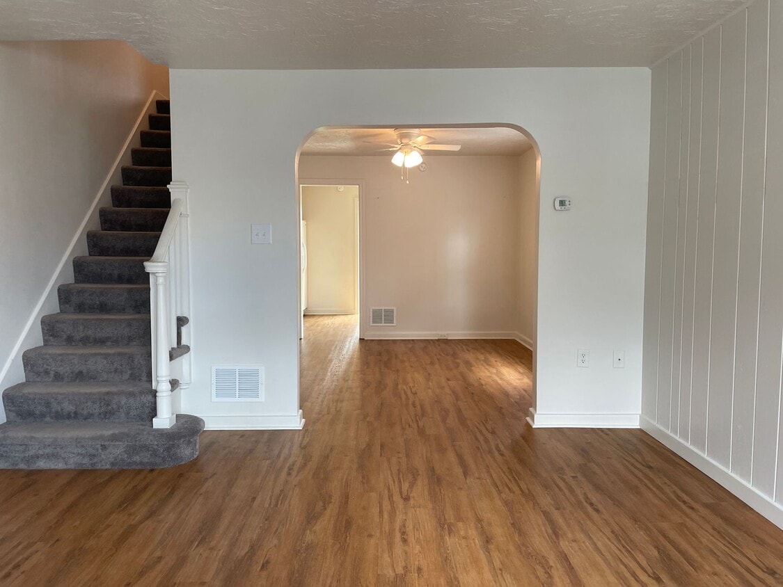 154 E Jackson St, New Holland, PA 17557 House Rental in New Holland