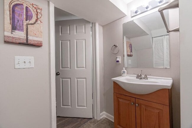 Building Photo - 3883 Adamsville Dr SW