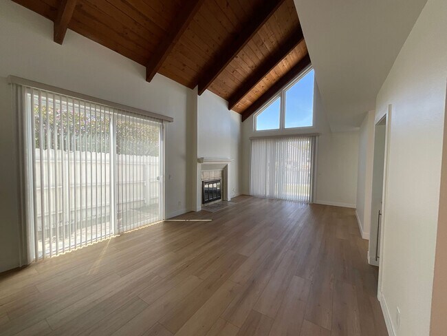 Foto del edificio - Seagate Lagoons: Remodeled 4 Bedroom 3 Bat...