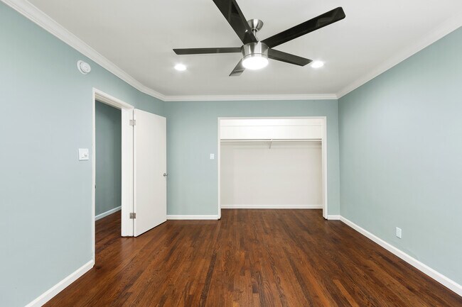Foto del edificio - 1023 N Hayworth Ave