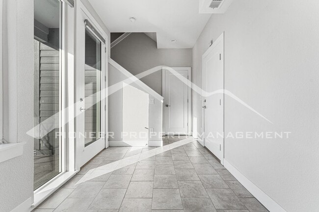 Building Photo - 1460 Wolff St