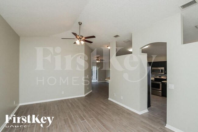 Building Photo - 530 Melanie Cir