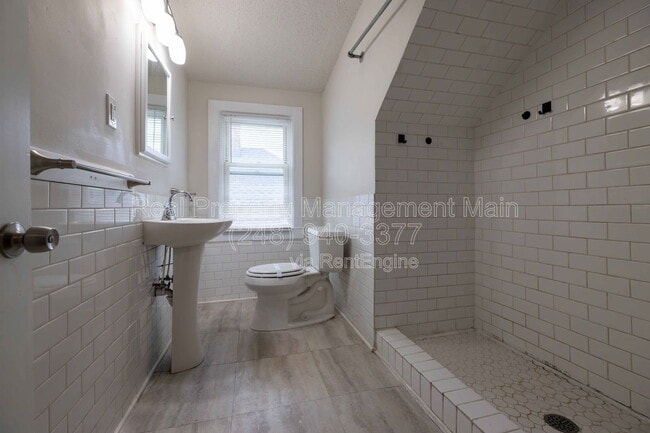 Foto del edificio - 1408 Glynn Ct