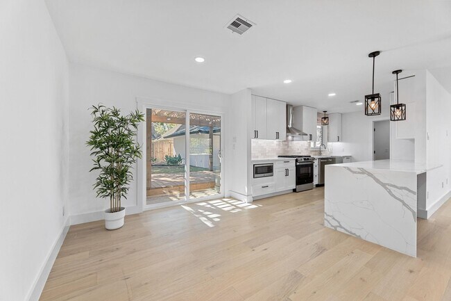Foto del edificio - 12315 Barryknoll Ln