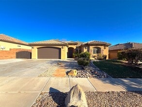 Building Photo - 522 La Ruta Dr