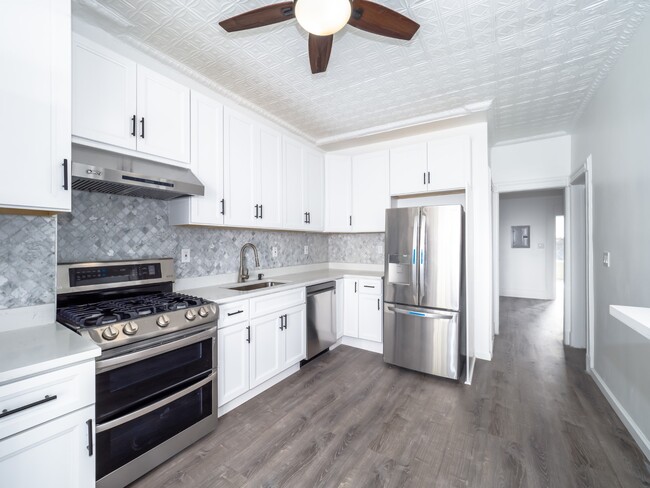 Lisa Krause Broker - 716 15th St