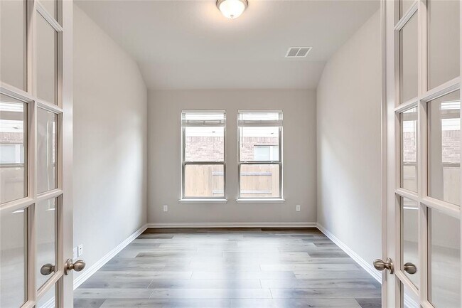 Building Photo - 3185 Hidalgo Loop