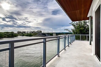 Building Photo - 6100 N Ocean Dr