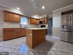 Building Photo - 902 Kirby Dr