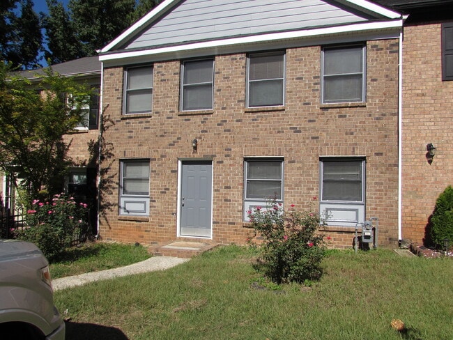 Building Photo - 1759 Twin Brooks Dr SE