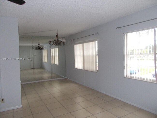 Building Photo - 13455 SW 9th Ct