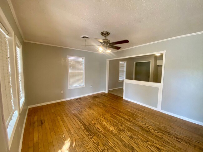 Foto del edificio - Move In Special - First month half off of ...