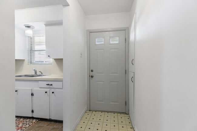 Foto del edificio - 812 Coolidge St