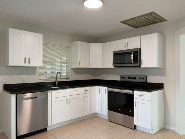 Foto del edificio - 3031 Clinton St S
