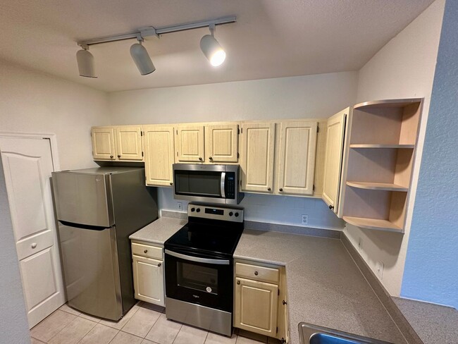 Foto del edificio - Recently Renovated 2BR/2BA in Visconti in ...