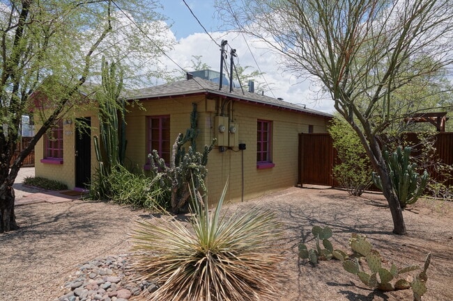 Building Photo - 3902 N Tyndall Ave