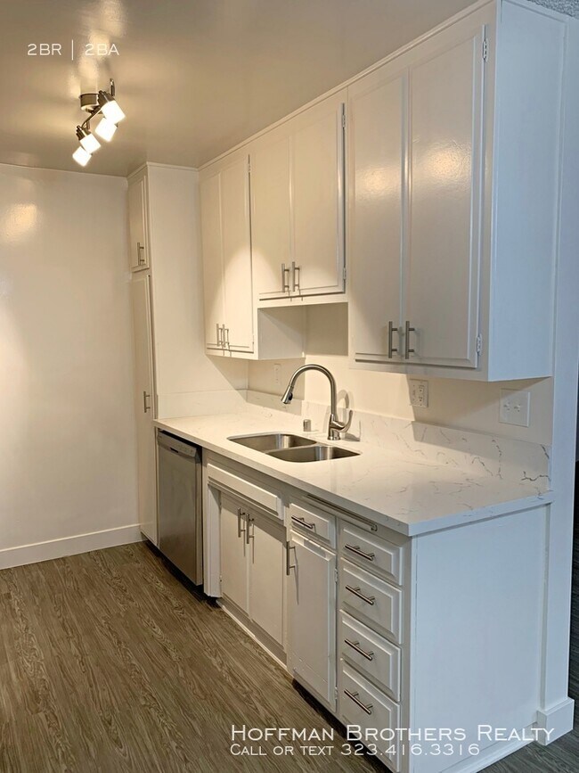Foto del edificio - 5301 Newcastle Avenue -Encino, CA 91316