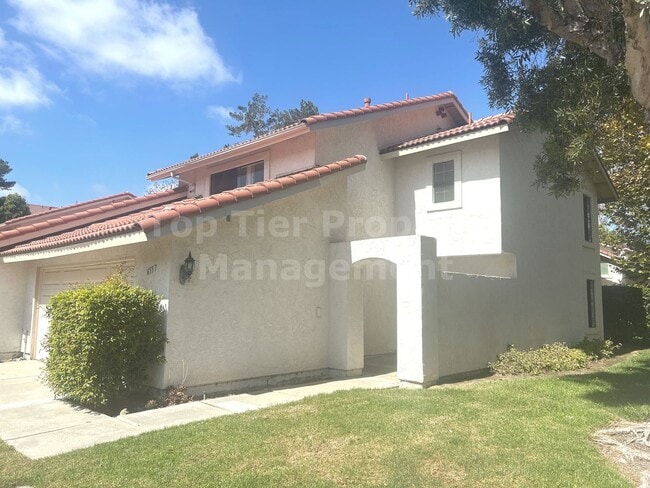 Building Photo - **NEW FLOORING AND REFRIGERATOR - 3 bed / 2.5 bath Townhome in South Carlsbad - Available NOW*****