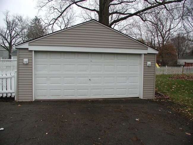 Foto del edificio - 44179 Grand River Ave