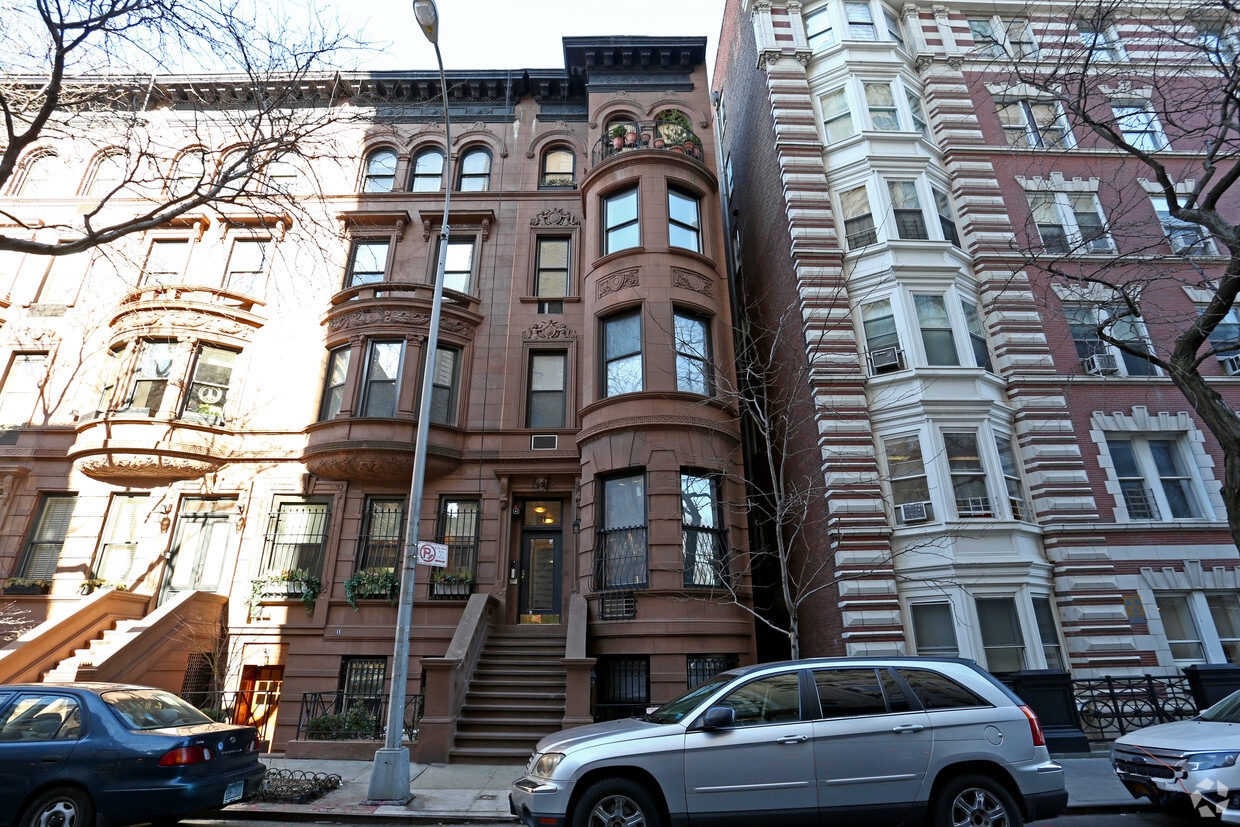 Building Photo - 11 W 89th St